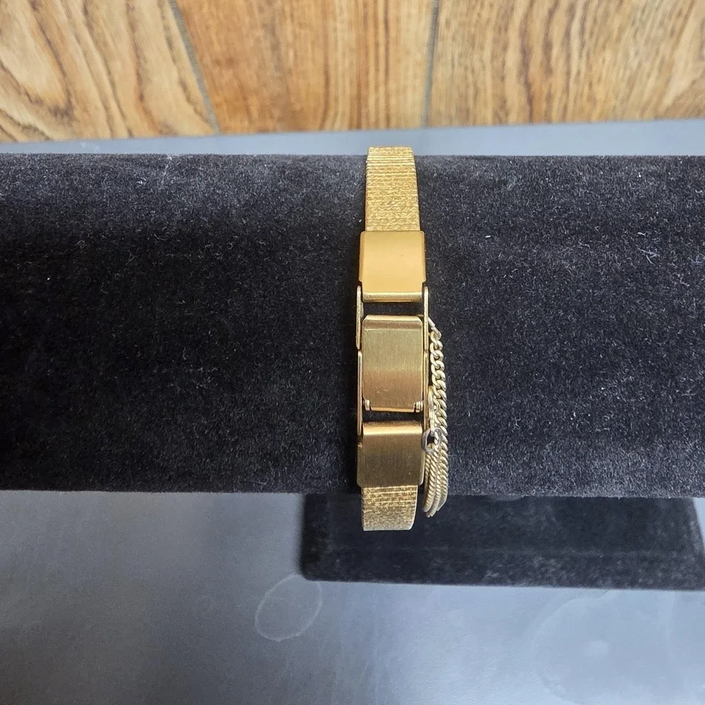 VTG Citizen Quartz Women Watch‎ Gold Tone Bracelet Japan 3220-899911 New Battery